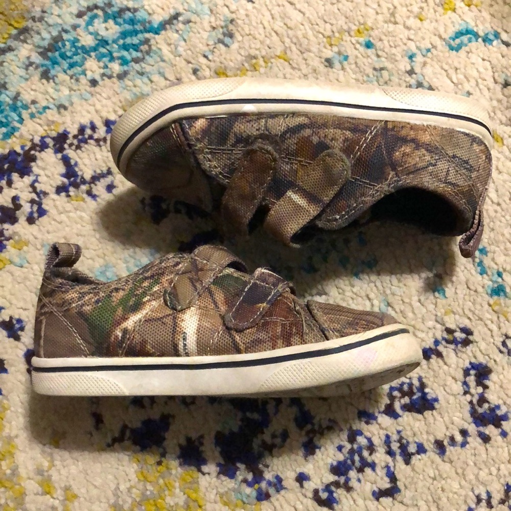 🧜🏼‍♀️3 for $15 listing!🧜🏼‍♀️ real tree camouflage shoes